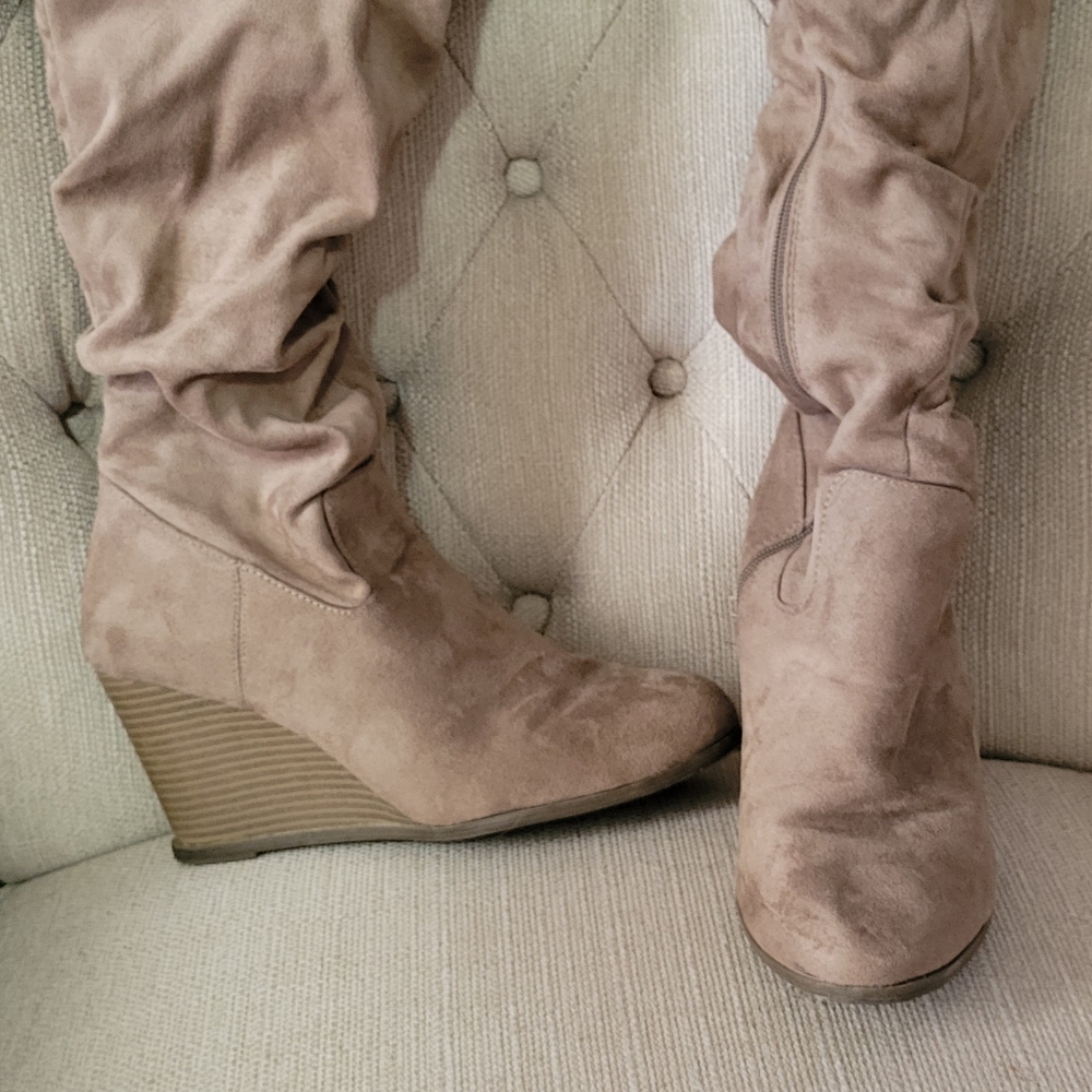 Wedge boots
